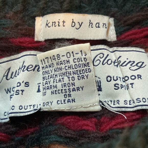 “Authentic Gap Clothing” 100% Wool Sweater - Picture 4 of 4